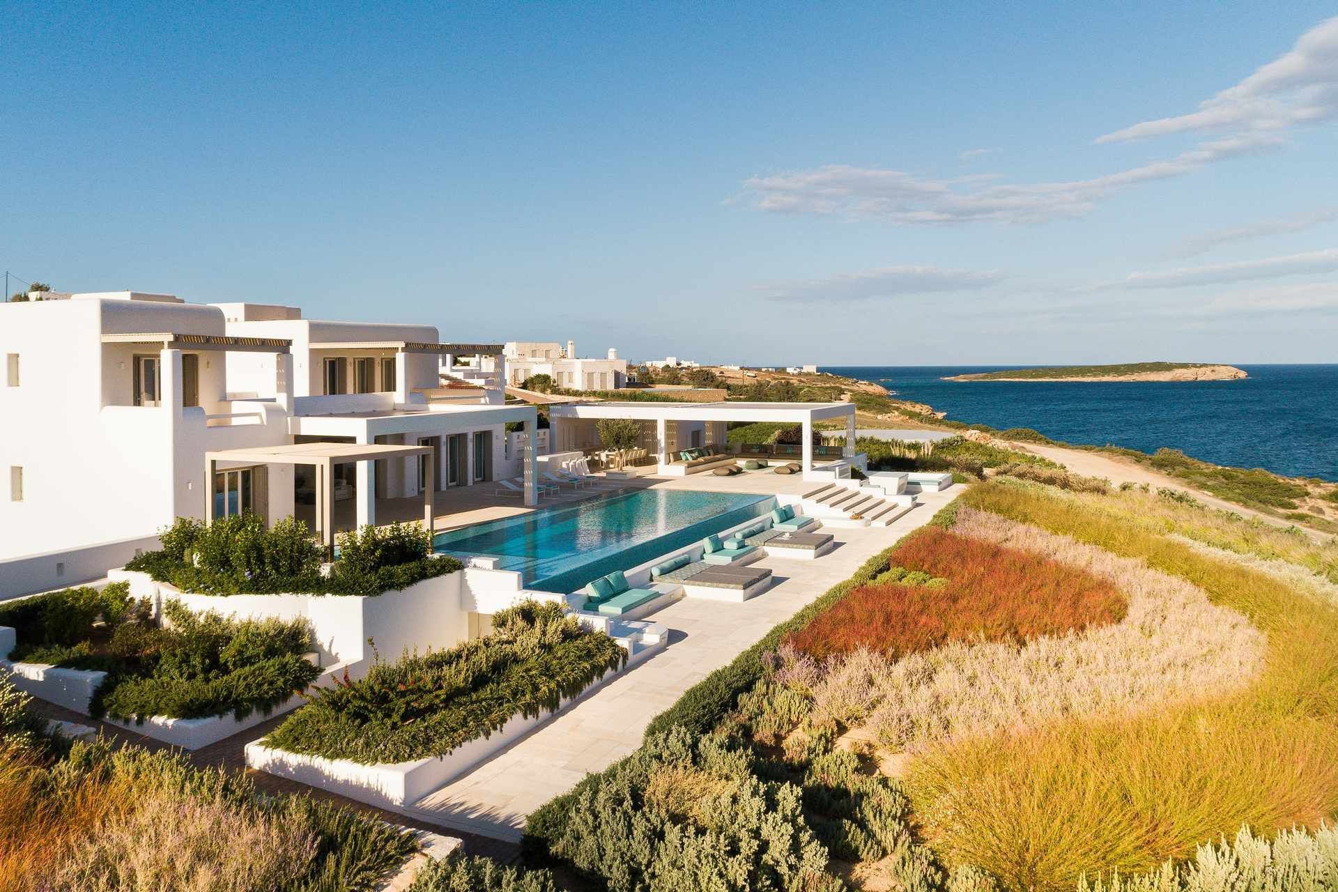 Ege kıyısında bir villa